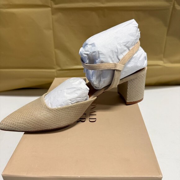 Donald Pliner Women's Stania Pump Size 11 NEW - Picture 2 of 12